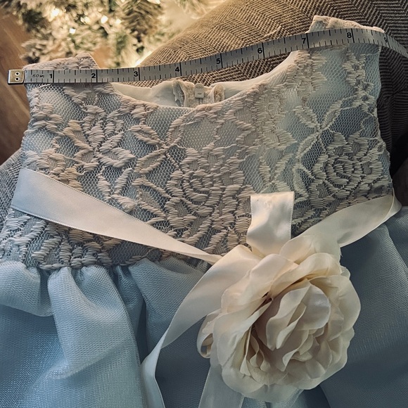 Antique lace and tulle baby dress flower sash - Picture 4 of 7